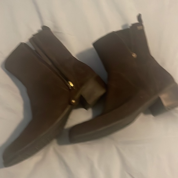 Rockport suede boots. - Picture 2 of 7